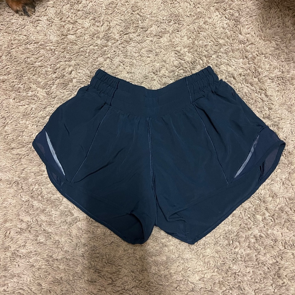 Lululemon hotty hot short 2.5”